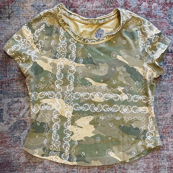 Anthropologie Pilcro Baby Tee in Camo Moss- Size Medium - Picture 3 of 7